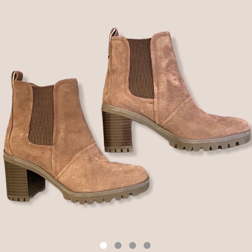 🌺 UGG® Hazel Waterproof Block Heel Bootie 💞